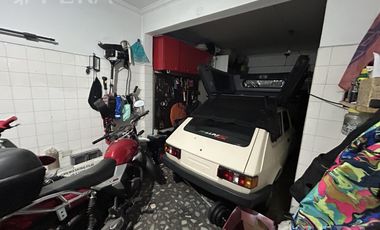 Venta Casa de 3 ambientes con cochera en Wilde