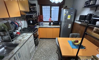 Venta Casa de 3 ambientes con cochera en Wilde