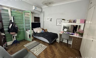 Venta Casa de 3 ambientes con cochera en Wilde