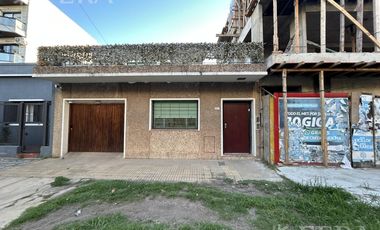 Venta Casa de 3 ambientes con cochera en Wilde
