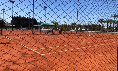 Casa en alquiler - 300 m2 - 5 ambientes