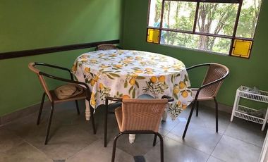 Casa en alquiler - 300 m2 - 5 ambientes