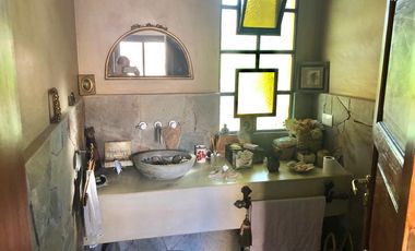 Casa en alquiler - 300 m2 - 5 ambientes