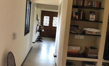 Casa en alquiler - 300 m2 - 5 ambientes