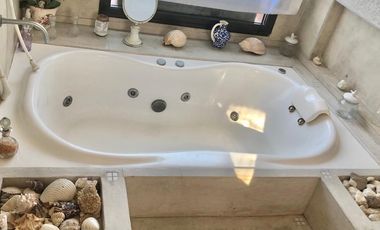 Casa en alquiler - 300 m2 - 5 ambientes