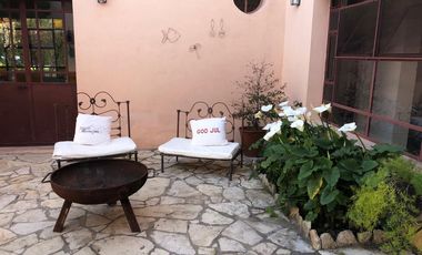 Casa en alquiler - 300 m2 - 5 ambientes