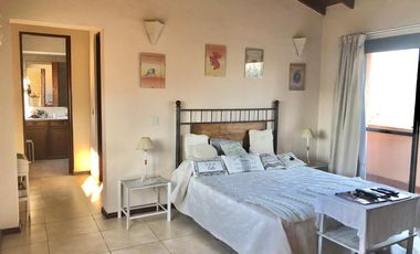 Casa en alquiler - 300 m2 - 5 ambientes