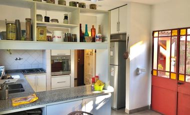 Casa en alquiler - 300 m2 - 5 ambientes