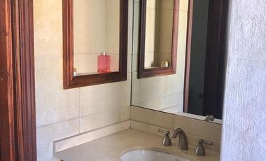 Casa en alquiler - 300 m2 - 5 ambientes