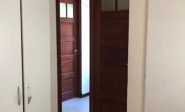 Casa en alquiler - 300 m2 - 5 ambientes