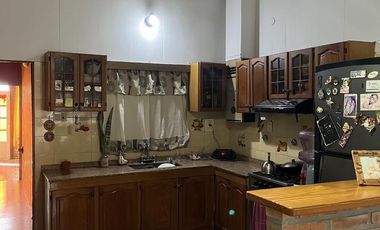 Casa de 2 dormitorios en venta en Capitan Bermudez