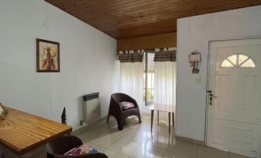 Casa de 2 dormitorios en venta en Capitan Bermudez