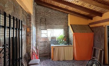 Casa de 2 dormitorios en venta en Capitan Bermudez