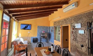 Casa de 2 dormitorios en venta en Capitan Bermudez