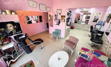 Venta Casa 5 ambientes con patio, terraza, balcon y comercio en Lanus.