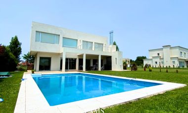 Alquiler - Casa 5 Ambientes Con Pileta - Arenas Del Sur