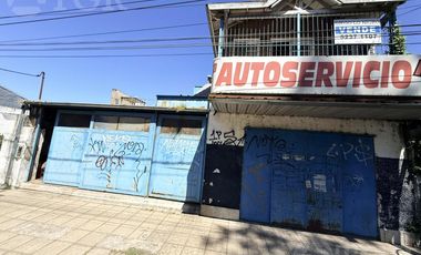 Casa en Benavidez con local en lote propio
