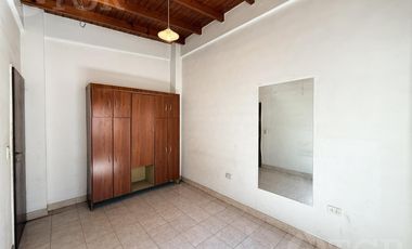 Casa en Benavidez con local en lote propio