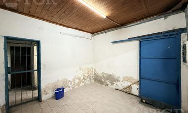 Casa en Benavidez con local en lote propio