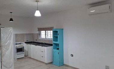 Casa de dos dormitorios con pileta en Unquillo