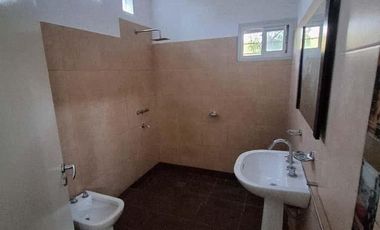 Casa de dos dormitorios con pileta en Unquillo