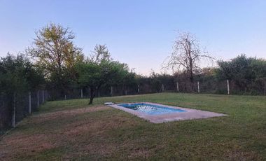 Casa de dos dormitorios con pileta en Unquillo