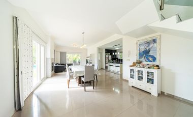 Vendo Exclusiva Casa en Country Kentucky – Funes