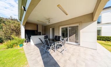 Vendo Exclusiva Casa en Country Kentucky – Funes