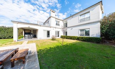 Vendo Exclusiva Casa en Country Kentucky – Funes