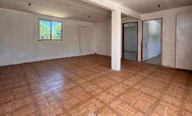 VENTA - 3 casas construidas en un mismo lote de 197,90 m2. Desarrolladas en dos plantas. Ibarlucea.