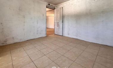 VENTA - 3 casas construidas en un mismo lote de 197,90 m2. Desarrolladas en dos plantas. Ibarlucea.