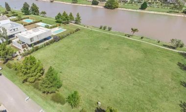 Terreno en  Puerto Roldán