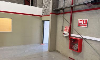 Depósito de 1.100 m2 cubiertos en Parque Industrial Pilar