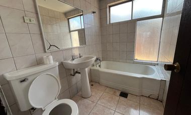 Se Arrienda Casa con gran terreno de 500 m2, apta uso comercial