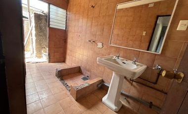 Se Arrienda Casa con gran terreno de 500 m2, apta uso comercial