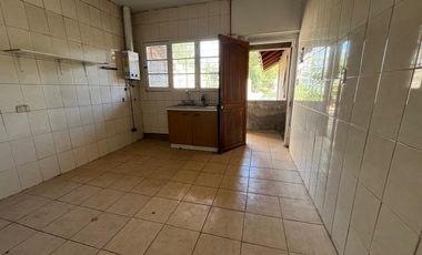 Se Arrienda Casa con gran terreno de 500 m2, apta uso comercial