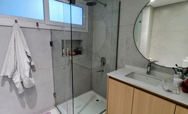 Piso en ALQUILER Torre Arenales y 9 Julio  REFACCIONADO TOTALMENTE amoblado exquisito cochera Vigil