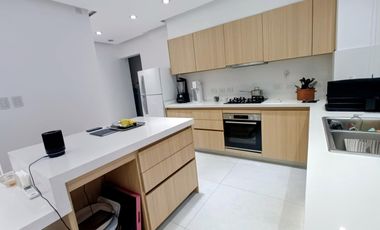 Piso en ALQUILER Torre Arenales y 9 Julio  REFACCIONADO TOTALMENTE amoblado exquisito cochera Vigil