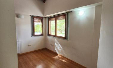 Alquiler Casa 3 Dormitorios   Dpto 1 dormitorio -  B° Manzanar - Arrayanes 1198 Cipolletti Rio Negro