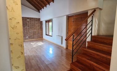 Alquiler Casa 3 Dormitorios   Dpto 1 dormitorio -  B° Manzanar - Arrayanes 1198 Cipolletti Rio Negro