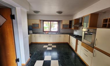 Alquiler Casa 3 Dormitorios   Dpto 1 dormitorio -  B° Manzanar - Arrayanes 1198 Cipolletti Rio Negro