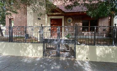 Alquiler Casa 3 Dormitorios   Dpto 1 dormitorio -  B° Manzanar - Arrayanes 1198 Cipolletti Rio Negro