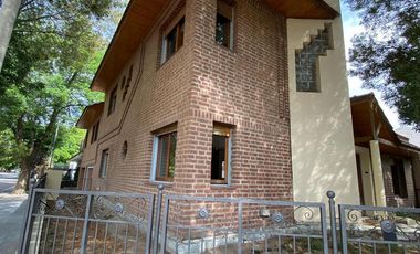 Alquiler Casa 3 Dormitorios   Dpto 1 dormitorio -  B° Manzanar - Arrayanes 1198 Cipolletti Rio Negro