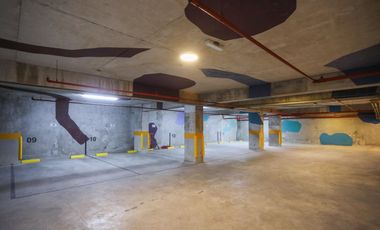 Excelente local comercial en esquina en Parque Patricios