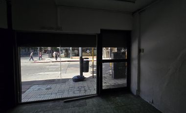 Local en ALQUILER - Esquina 27 de Abril y General Paz