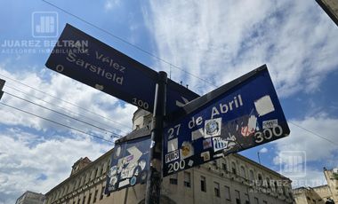 Local en ALQUILER - Esquina 27 de Abril y General Paz