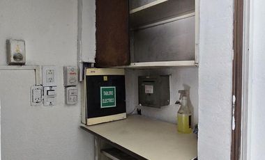 Local en ALQUILER - Esquina 27 de Abril y General Paz