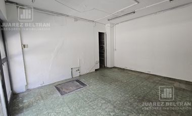 Local en ALQUILER - Esquina 27 de Abril y General Paz