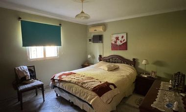 Quinta en  venta. Colastiné Norte. 2 dormitorios + 2 cocheras + quincho + pileta