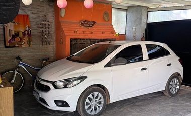 Quinta en  venta. Colastiné Norte. 2 dormitorios + 2 cocheras + quincho + pileta